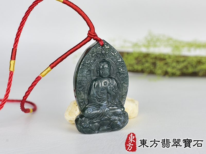 水草玉藥師佛項鍊玉珮(藥師如來:藥師佛牌水草玉藥師佛玉珮、水草玉藥師佛玉墜)。水草玉藥師佛,FD792。客製化訂做各種水草玉藥師佛吊墜玉珮項鍊。★附東方翡翠寶石保證卡 2.jpg