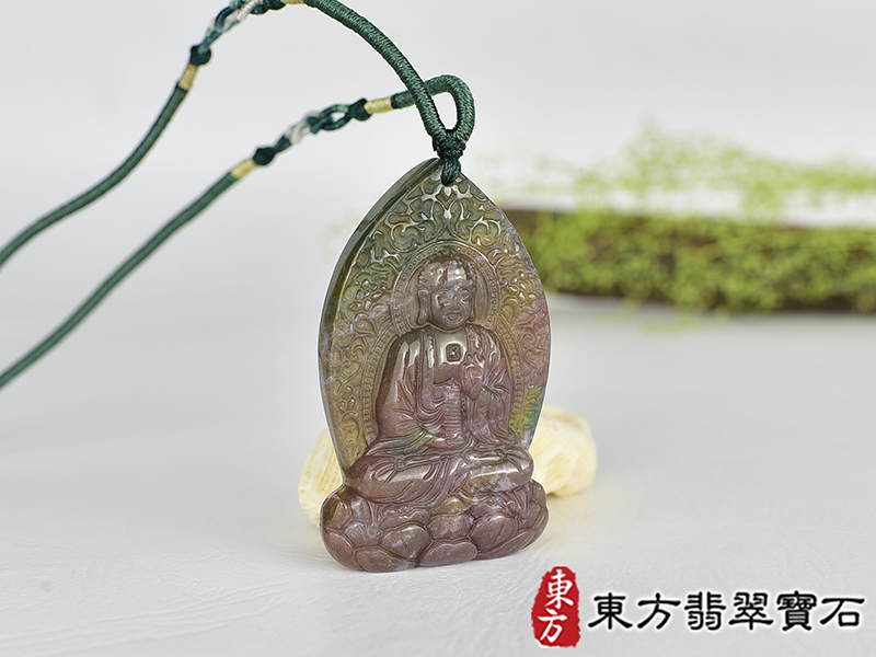 水草玉藥師佛項鍊玉珮(藥師如來:藥師佛牌水草玉藥師佛玉珮、水草玉藥師佛玉墜)。水草玉藥師佛,FD793。客製化訂做各種水草玉藥師佛吊墜玉珮項鍊。★附東方翡翠寶石保證卡 2.jpg