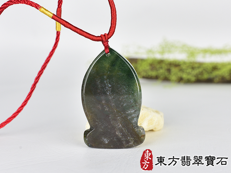 水草玉藥師佛項鍊玉珮(藥師如來:藥師佛牌水草玉藥師佛玉珮、水草玉藥師佛玉墜)。水草玉藥師佛,FD794。客製化訂做各種水草玉藥師佛吊墜玉珮項鍊。★附東方翡翠寶石保證卡 3.jpg