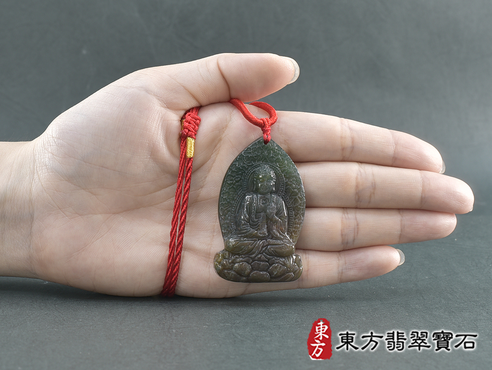 水草玉藥師佛項鍊玉珮(藥師如來:藥師佛牌水草玉藥師佛玉珮、水草玉藥師佛玉墜)。水草玉藥師佛,FD794。客製化訂做各種水草玉藥師佛吊墜玉珮項鍊。★附東方翡翠寶石保證卡 5.jpg