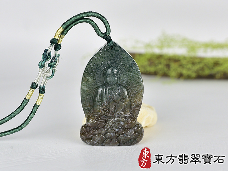 水草玉藥師佛項鍊玉珮(藥師如來:藥師佛牌水草玉藥師佛玉珮、水草玉藥師佛玉墜)。水草玉藥師佛,FD796。客製化訂做各種水草玉藥師佛吊墜玉珮項鍊。★附東方翡翠寶石保證卡 2.jpg