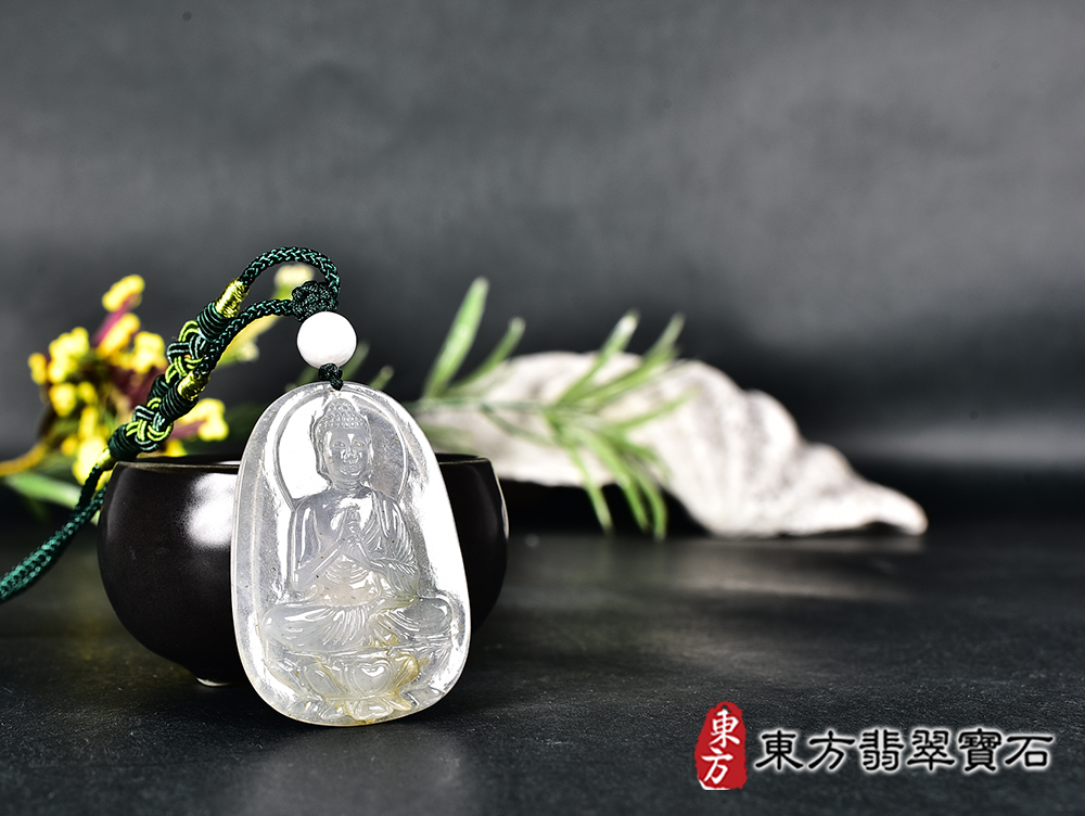 翡翠大日如來項鍊玉珮(大日如來:大日如來牌A貨翡翠大日如來玉珮、緬甸玉大日如來玉墜)。淡綠色糯種大日如來,FD854。客製化訂做各種翡翠大日如來吊墜玉珮項鍊。★附A貨翡翠雙證書 4.jpg