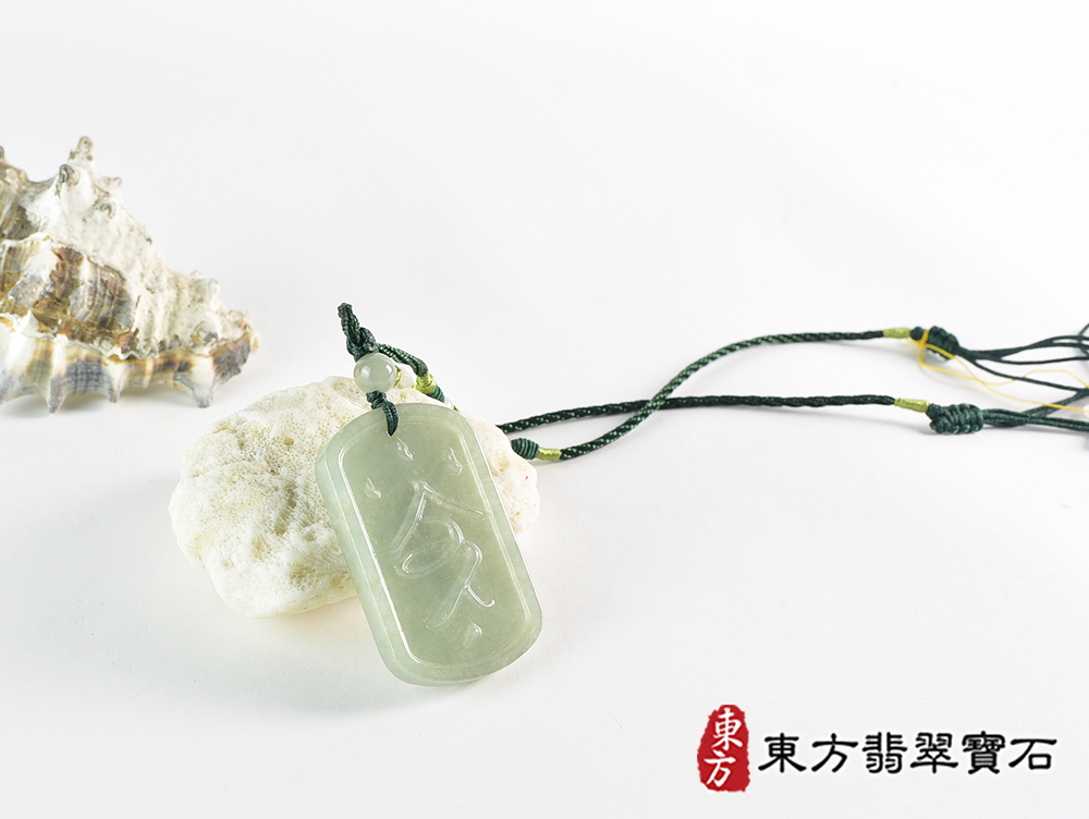 翡翠令牌項鍊玉珮(令牌:令牌A貨翡翠令牌玉珮、緬甸玉令牌玉墜)。淡綠色油青種令牌,FP059。客製化訂做各種翡翠令牌吊墜玉珮項鍊。★附A貨翡翠雙證書 4.jpg