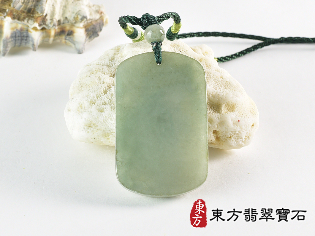 翡翠令牌項鍊玉珮(令牌:令牌A貨翡翠令牌玉珮、緬甸玉令牌玉墜)。淡綠色油青種令牌,FP061。客製化訂做各種翡翠令牌吊墜玉珮項鍊。★附A貨翡翠雙證書 3.jpg