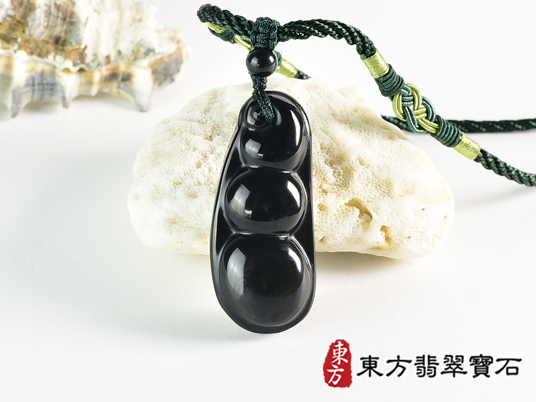 炫彩黑曜石豌豆項鍊玉珮(四季平安:豌豆炫彩黑曜石牌豌豆玉珮、炫彩黑曜石豌豆玉墜)。炫彩黑曜石豌豆,FR041。客製化訂做各種炫彩黑曜石豌豆吊墜玉珮項鍊。★附東方翡翠寶石保證卡 0.jpg