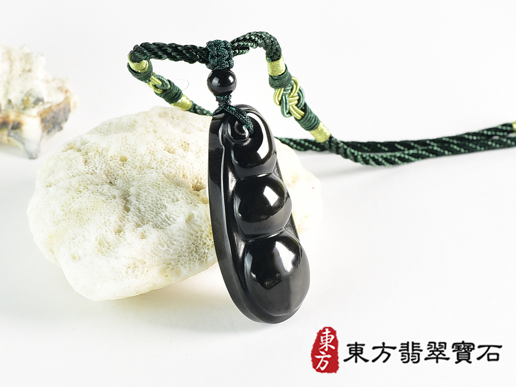 炫彩黑曜石豌豆項鍊玉珮(四季平安:豌豆炫彩黑曜石牌豌豆玉珮、炫彩黑曜石豌豆玉墜)。炫彩黑曜石豌豆,FR041。客製化訂做各種炫彩黑曜石豌豆吊墜玉珮項鍊。★附東方翡翠寶石保證卡 2.jpg