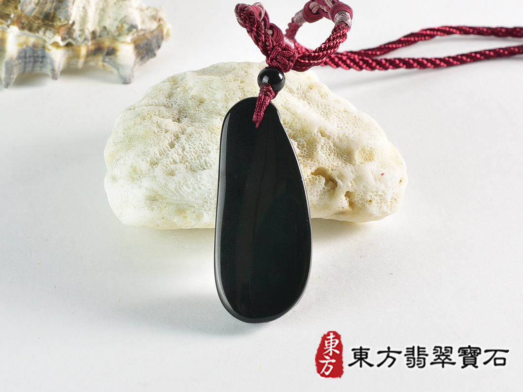 金曜石豌豆項鍊玉珮(四季平安:豌豆金曜石牌豌豆玉珮、金曜石豌豆玉墜)。金曜石豌豆,FR042。客製化訂做各種金曜石豌豆吊墜玉珮項鍊。★附東方翡翠寶石保證卡 3.jpg