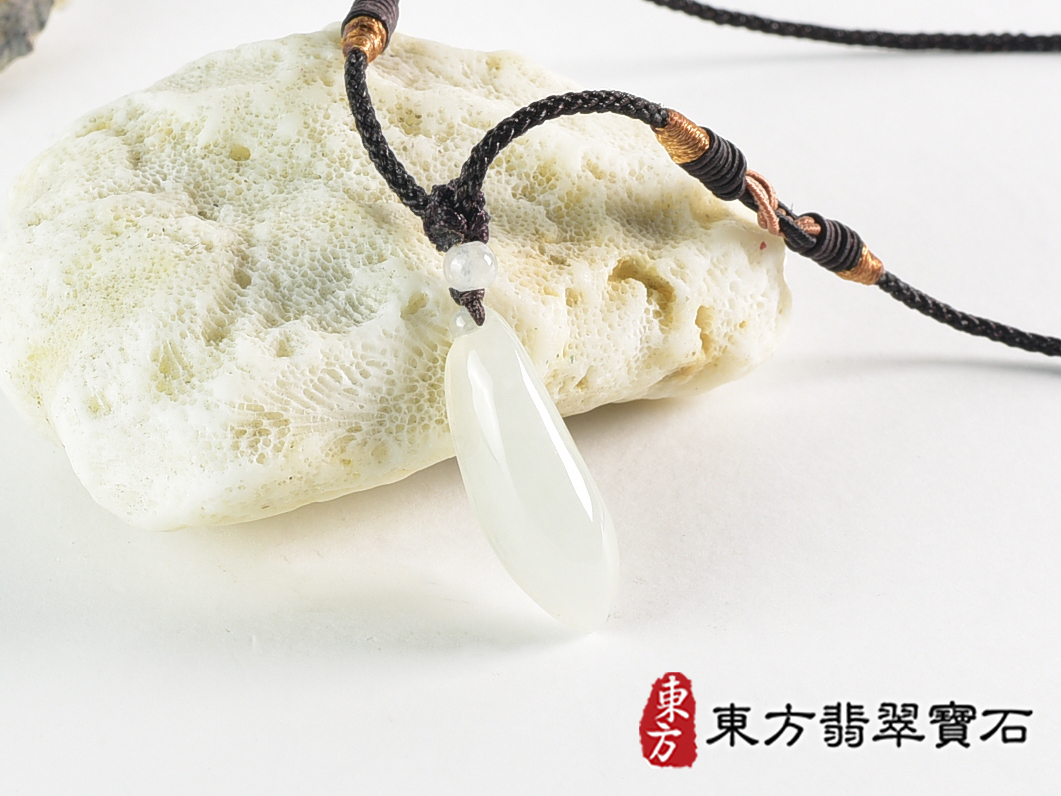 翡翠福瓜項鍊玉珮(福運連綿:福瓜牌A貨翡翠福瓜玉珮、緬甸玉福瓜玉墜)。淡綠色豆糯種福瓜,FW407。客製化訂做各種翡翠福瓜吊墜玉珮項鍊。★附A貨翡翠雙證書 2.jpg