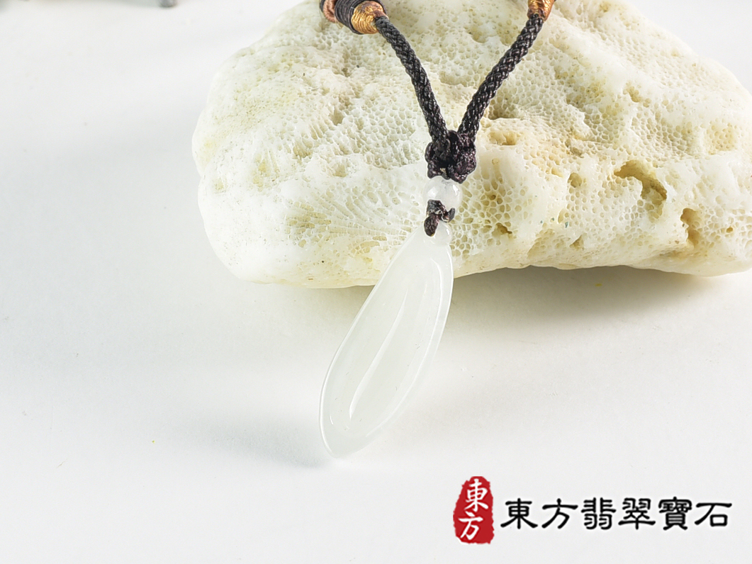 翡翠福瓜項鍊玉珮(福運連綿:福瓜牌A貨翡翠福瓜玉珮、緬甸玉福瓜玉墜)。淡綠色豆糯種福瓜,FW407。客製化訂做各種翡翠福瓜吊墜玉珮項鍊。★附A貨翡翠雙證書 3.jpg