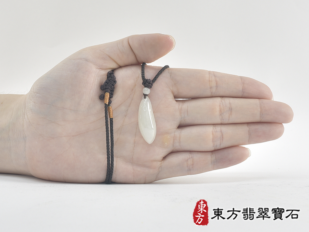 翡翠福瓜項鍊玉珮(福運連綿:福瓜牌A貨翡翠福瓜玉珮、緬甸玉福瓜玉墜)。淡綠色豆糯種福瓜,FW407。客製化訂做各種翡翠福瓜吊墜玉珮項鍊。★附A貨翡翠雙證書 5.jpg