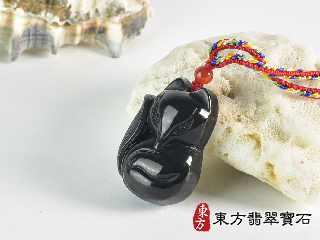 黑曜石狐狸項鍊玉珮(九尾狐狸、招財、人緣、桃花,狐仙:九尾狐狸牌黑曜石九尾狐狸玉珮、黑曜石九尾狐狸玉墜、)。黑曜石九尾狐狸,FX079。客製化訂做各種黑曜石狐狸吊墜玉珮項鍊。★附東方翡翠寶石保證 1.jpg