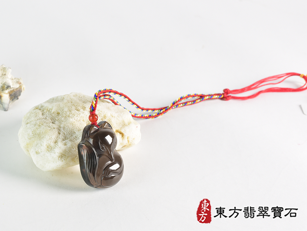 黑曜石狐狸項鍊玉珮(九尾狐狸、招財、人緣、桃花,狐仙:九尾狐狸牌黑曜石九尾狐狸玉珮、黑曜石九尾狐狸玉墜、)。黑曜石九尾狐狸,FX080。客製化訂做各種黑曜石狐狸吊墜玉珮項鍊。★附東方翡翠寶石保證 4.jpg