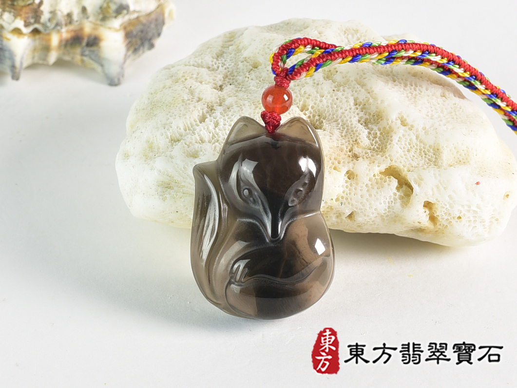 黑曜石狐狸項鍊玉珮(九尾狐狸、招財、人緣、桃花,狐仙:九尾狐狸牌黑曜石九尾狐狸玉珮、黑曜石九尾狐狸玉墜、)。黑曜石九尾狐狸,FX081。客製化訂做各種黑曜石狐狸吊墜玉珮項鍊。★附東方翡翠寶石保證 0.jpg