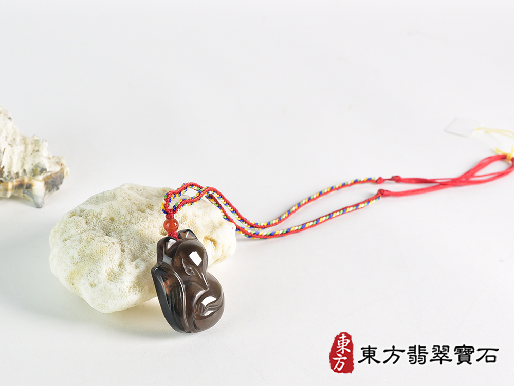 黑曜石狐狸項鍊玉珮(九尾狐狸、招財、人緣、桃花,狐仙:九尾狐狸牌黑曜石九尾狐狸玉珮、黑曜石九尾狐狸玉墜、)。黑曜石九尾狐狸,FX081。客製化訂做各種黑曜石狐狸吊墜玉珮項鍊。★附東方翡翠寶石保證 4.jpg