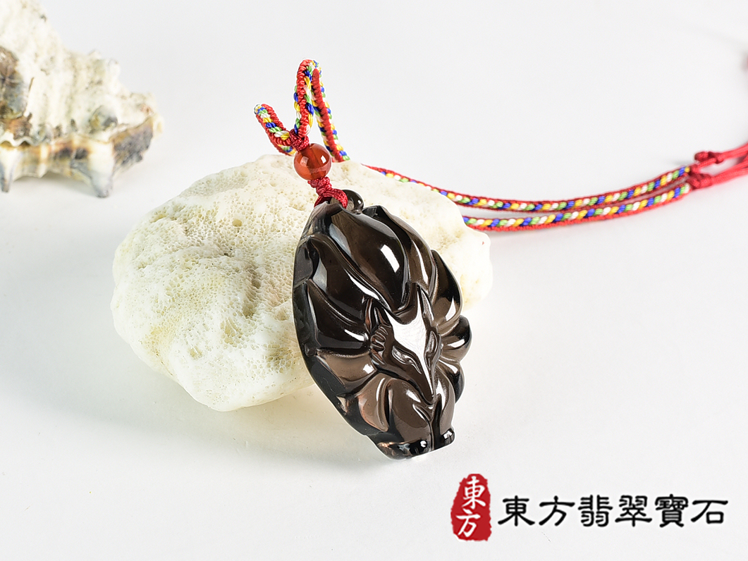 黑曜石九尾狐狸項鍊玉珮(九尾狐狸、招財、人緣、桃花,狐仙:九尾狐狸牌黑曜石九尾狐狸玉珮、黑曜石九尾狐狸玉墜、)。黑曜石九尾狐狸,FX088。客製化訂做各種黑曜石狐狸吊墜玉珮項鍊。★附東方翡翠寶石保證 2.jpg