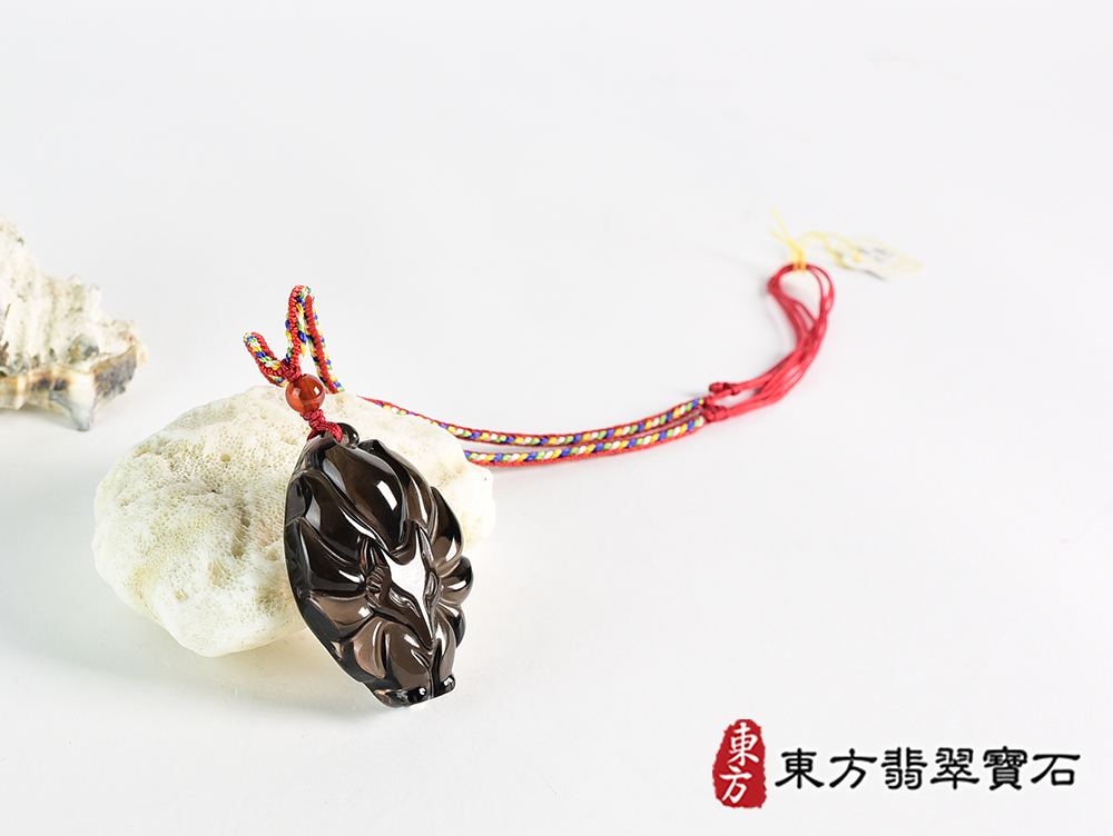 黑曜石九尾狐狸項鍊玉珮(九尾狐狸、招財、人緣、桃花,狐仙:九尾狐狸牌黑曜石九尾狐狸玉珮、黑曜石九尾狐狸玉墜、)。黑曜石九尾狐狸,FX088。客製化訂做各種黑曜石狐狸吊墜玉珮項鍊。★附東方翡翠寶石保證 4.jpg