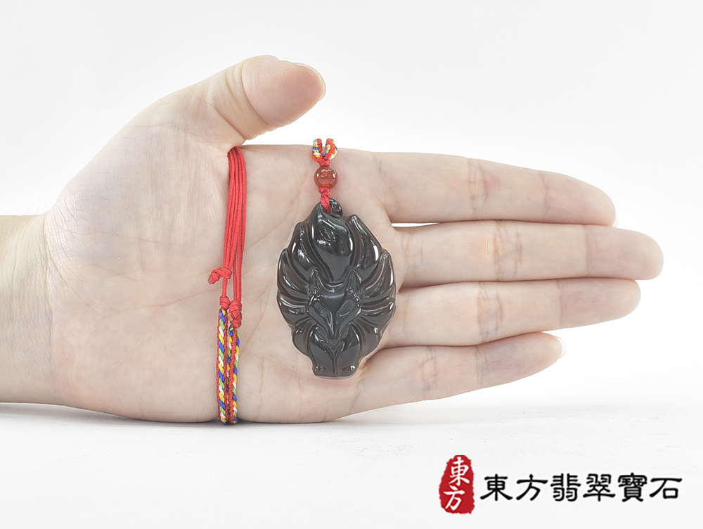 黑曜石九尾狐狸項鍊玉珮(九尾狐狸、招財、人緣、桃花,狐仙:九尾狐狸牌黑曜石九尾狐狸玉珮、黑曜石九尾狐狸玉墜、)。黑曜石九尾狐狸,FX088。客製化訂做各種黑曜石狐狸吊墜玉珮項鍊。★附東方翡翠寶石保證 5.jpg