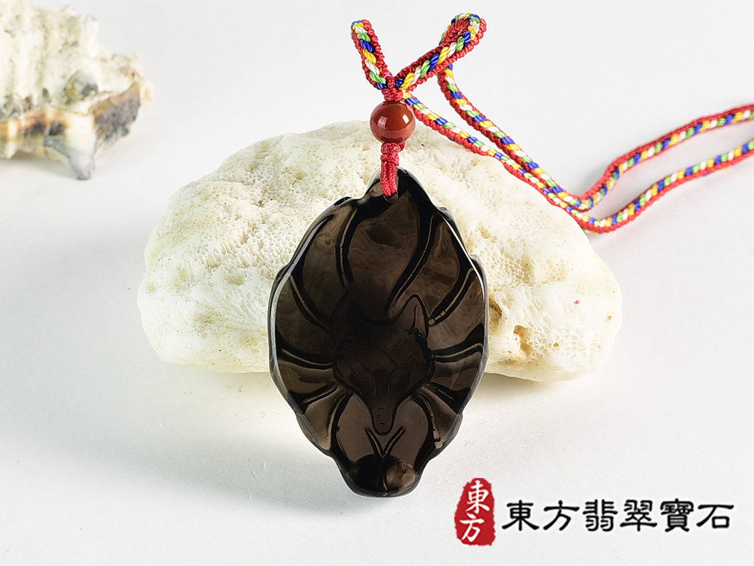 黑曜石九尾狐狸項鍊玉珮(九尾狐狸、招財、人緣、桃花,狐仙:九尾狐狸牌黑曜石九尾狐狸玉珮、黑曜石九尾狐狸玉墜、)。黑曜石九尾狐狸,FX089。客製化訂做各種黑曜石狐狸吊墜玉珮項鍊。★附東方翡翠寶石保證 3.jpg