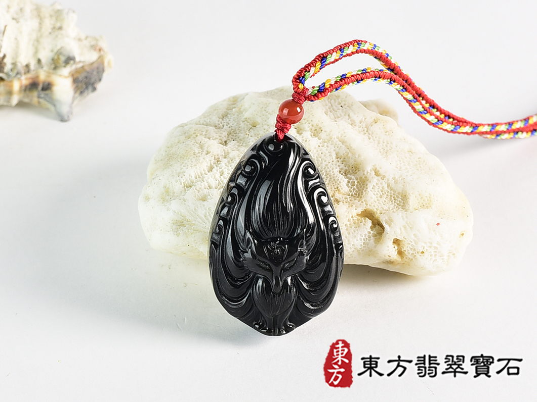 黑曜石九尾狐狸項鍊玉珮(九尾狐狸、招財、人緣、桃花,狐仙:九尾狐狸牌黑曜石九尾狐狸玉珮、黑曜石九尾狐狸玉墜、)。黑曜石九尾狐狸,FX090。客製化訂做各種黑曜石狐狸吊墜玉珮項鍊。★附東方翡翠寶石保證 0.jpg