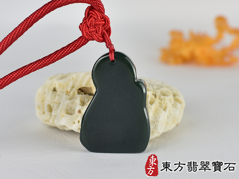 水草玉濟公項鍊玉珮(濟公:濟公牌水草玉濟公玉珮、水草玉濟公玉墜)。水草玉濟公,GG074。客製化訂做各種水草玉濟公吊墜玉珮項鍊。★附東方翡翠寶石保證卡 3.jpg