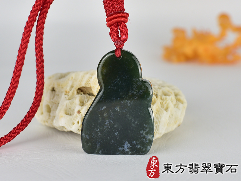 水草玉濟公項鍊玉珮(濟公:濟公牌水草玉濟公玉珮、水草玉濟公玉墜)。水草玉濟公,GG075。客製化訂做各種水草玉濟公吊墜玉珮項鍊。★附東方翡翠寶石保證卡 3.jpg