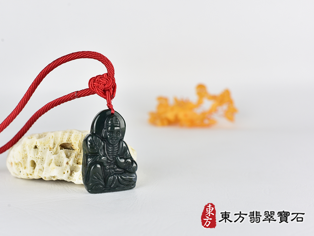 水草玉濟公項鍊玉珮(濟公:濟公牌水草玉濟公玉珮、水草玉濟公玉墜)。水草玉濟公,GG076。客製化訂做各種水草玉濟公吊墜玉珮項鍊。★附東方翡翠寶石保證卡 4.jpg