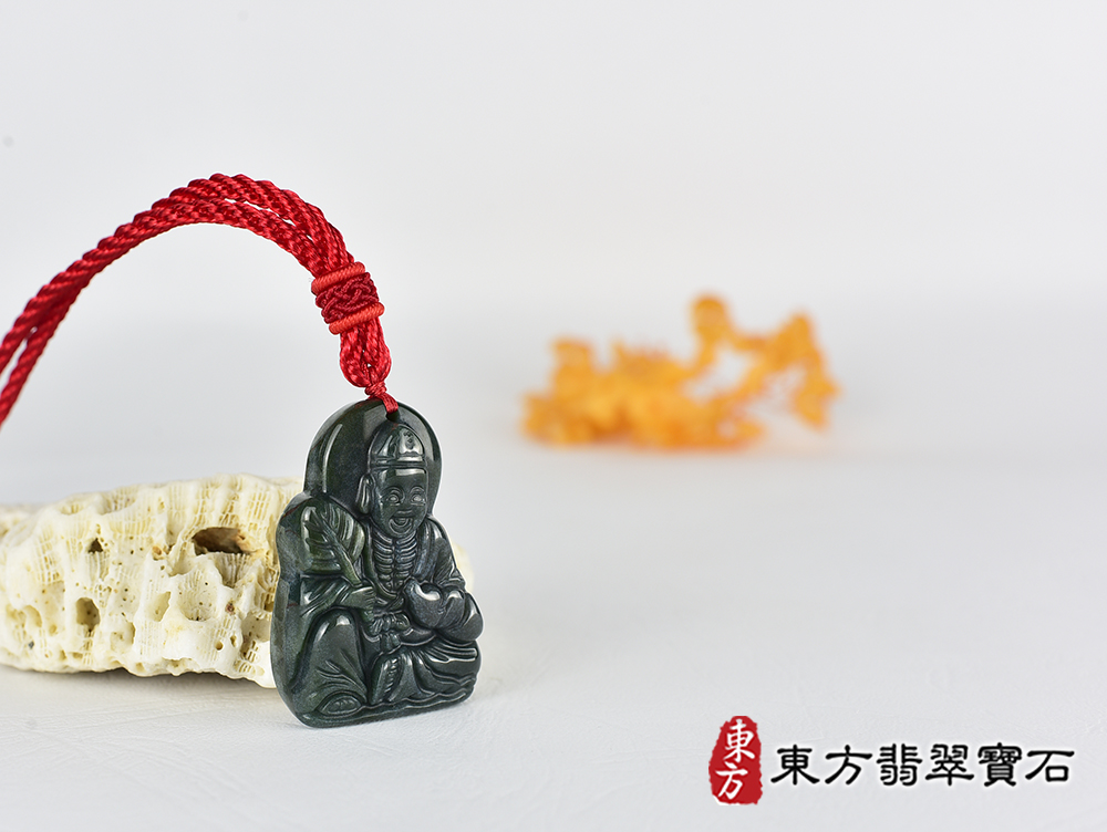 水草玉濟公項鍊玉珮(濟公:濟公牌水草玉濟公玉珮、水草玉濟公玉墜)。水草玉濟公,GG077。客製化訂做各種水草玉濟公吊墜玉珮項鍊。★附東方翡翠寶石保證卡 4.jpg