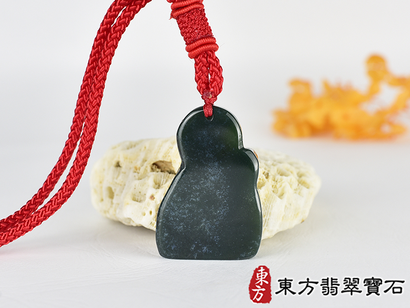 水草玉濟公項鍊玉珮(濟公:濟公牌水草玉濟公玉珮、水草玉濟公玉墜)。水草玉濟公,GG078。客製化訂做各種水草玉濟公吊墜玉珮項鍊。★附東方翡翠寶石保證卡 3.jpg