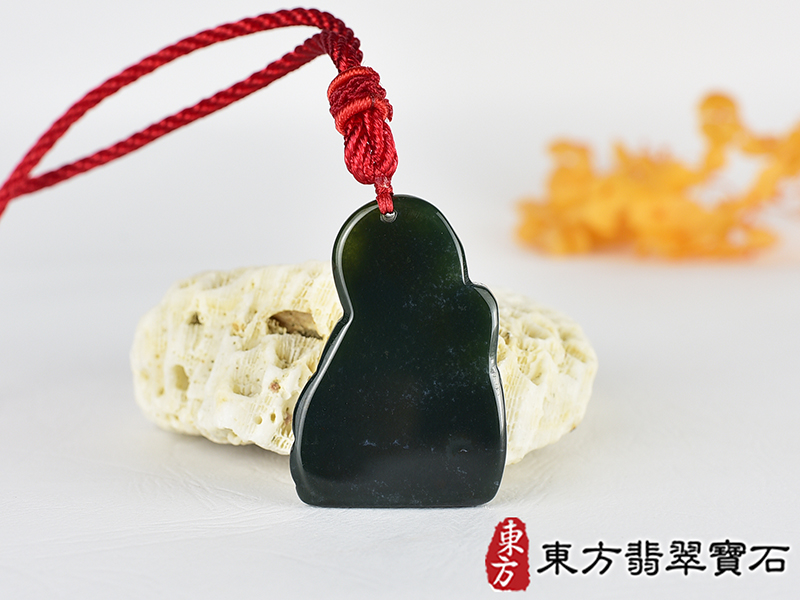 水草玉濟公項鍊玉珮(濟公:濟公牌水草玉濟公玉珮、水草玉濟公玉墜)。水草玉濟公,GG079。客製化訂做各種水草玉濟公吊墜玉珮項鍊。★附東方翡翠寶石保證卡 3.jpg