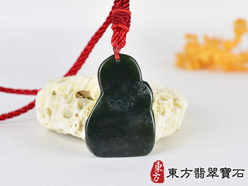 水草玉濟公項鍊玉珮(濟公:濟公牌水草玉濟公玉珮、水草玉濟公玉墜)。水草玉濟公,GG082。客製化訂做各種水草玉濟公吊墜玉珮項鍊。★附東方翡翠寶石保證卡 3.jpg