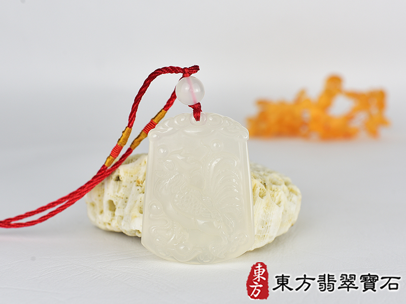 瑪瑙雞項鍊玉珮(金雞報喜、雞祥如意:雞牌瑪瑙雞玉珮、玉髓雞玉墜、雞十二生肖項鍊)。黃瑪瑙玉髓雞,GI064。客製化訂做各種瑪瑙玉髓雞吊墜玉珮項鍊。★附東方翡翠寶石保證卡 0.jpg