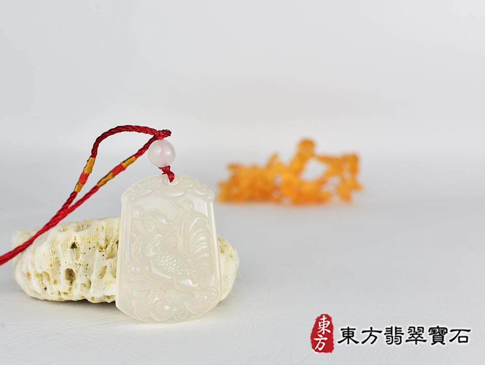瑪瑙雞項鍊玉珮(金雞報喜、雞祥如意:雞牌瑪瑙雞玉珮、玉髓雞玉墜、雞十二生肖項鍊)。黃瑪瑙玉髓雞,GI064。客製化訂做各種瑪瑙玉髓雞吊墜玉珮項鍊。★附東方翡翠寶石保證卡 4.jpg
