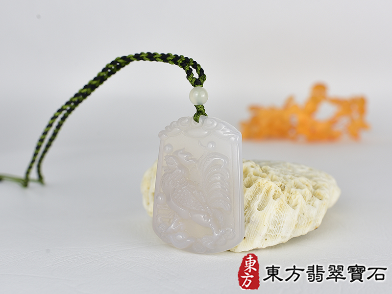 瑪瑙雞項鍊玉珮(金雞報喜、雞祥如意:雞牌瑪瑙雞玉珮、玉髓雞玉墜、雞十二生肖項鍊)。黃瑪瑙玉髓雞,GI065。客製化訂做各種瑪瑙玉髓雞吊墜玉珮項鍊。★附東方翡翠寶石保證卡 1.jpg