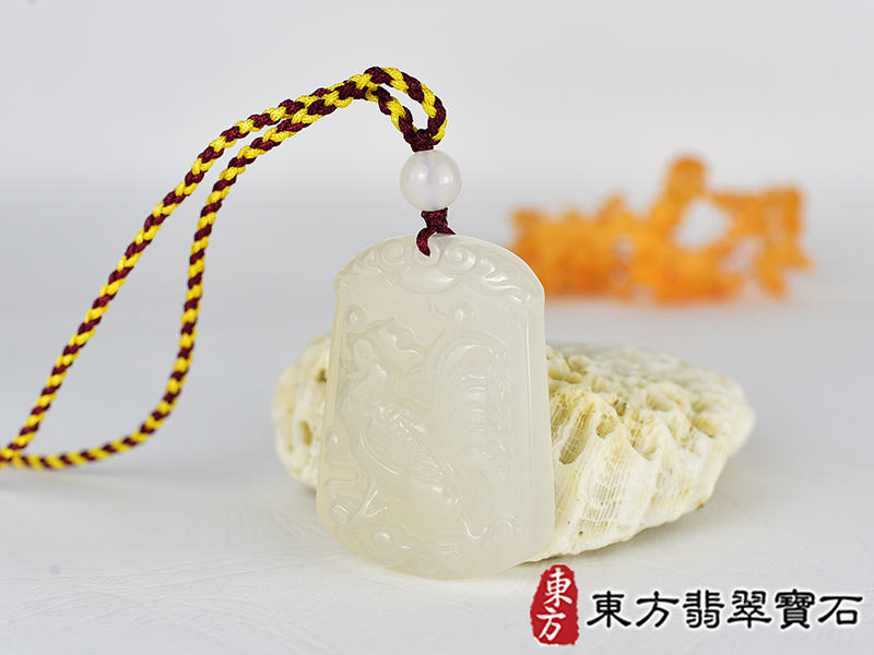 瑪瑙雞項鍊玉珮(金雞報喜、雞祥如意:雞牌瑪瑙雞玉珮、玉髓雞玉墜、雞十二生肖項鍊)。黃瑪瑙玉髓雞,GI067。客製化訂做各種瑪瑙玉髓雞吊墜玉珮項鍊。★附東方翡翠寶石保證卡 1.jpg
