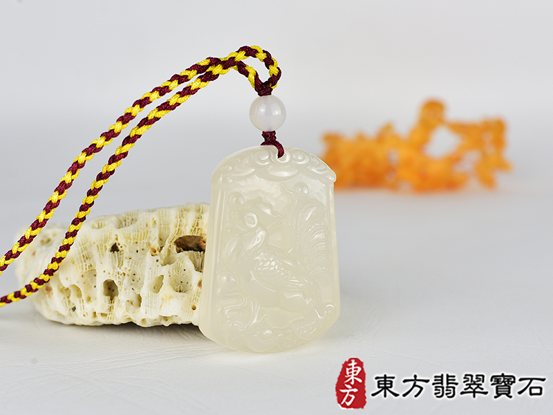 瑪瑙雞項鍊玉珮(金雞報喜、雞祥如意:雞牌瑪瑙雞玉珮、玉髓雞玉墜、雞十二生肖項鍊)。黃瑪瑙玉髓雞,GI067。客製化訂做各種瑪瑙玉髓雞吊墜玉珮項鍊。★附東方翡翠寶石保證卡 2.jpg