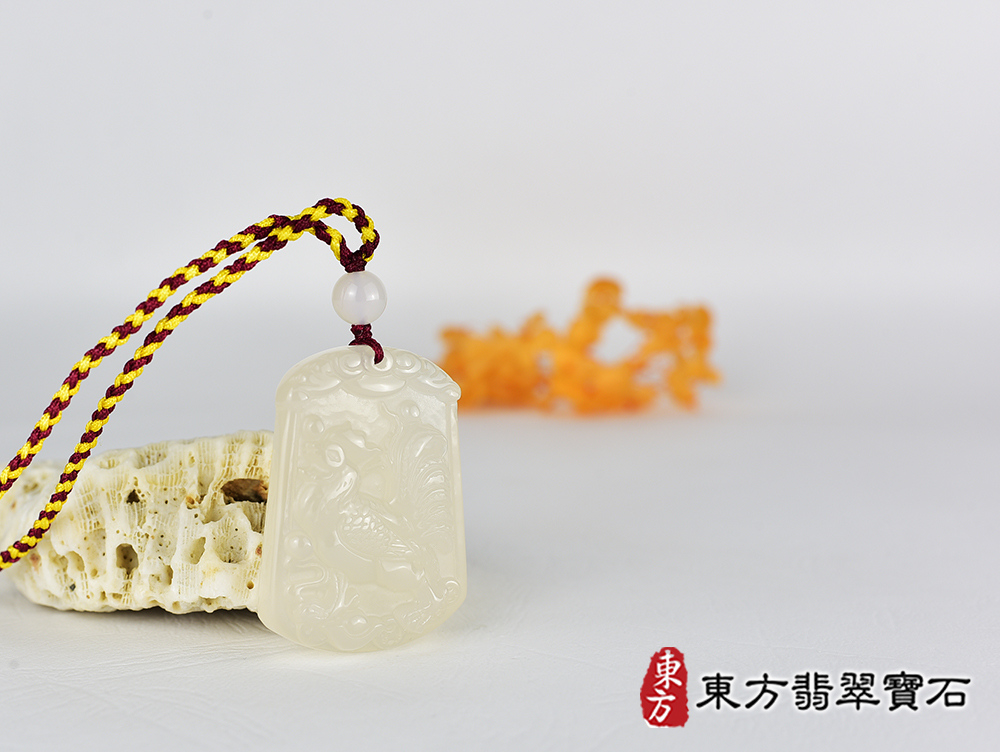 瑪瑙雞項鍊玉珮(金雞報喜、雞祥如意:雞牌瑪瑙雞玉珮、玉髓雞玉墜、雞十二生肖項鍊)。黃瑪瑙玉髓雞,GI067。客製化訂做各種瑪瑙玉髓雞吊墜玉珮項鍊。★附東方翡翠寶石保證卡 4.jpg