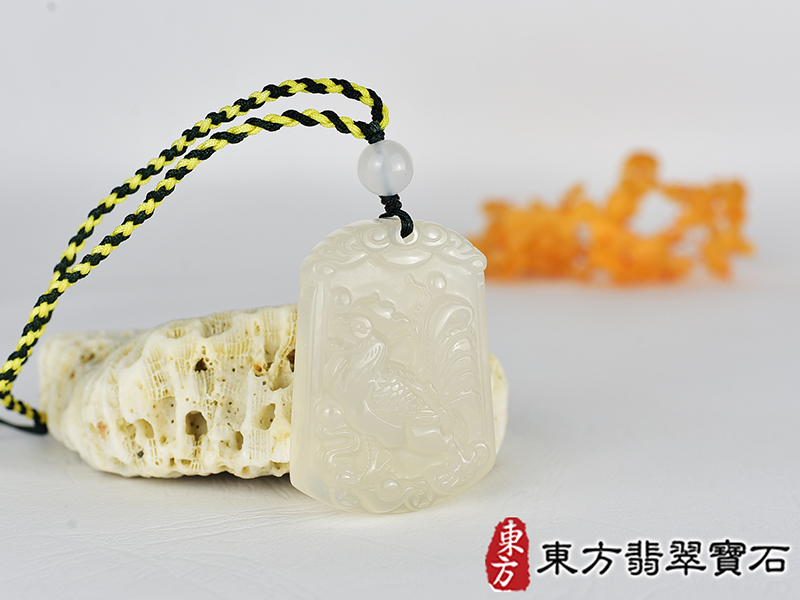 瑪瑙雞項鍊玉珮(金雞報喜、雞祥如意:雞牌瑪瑙雞玉珮、玉髓雞玉墜、雞十二生肖項鍊)。黃瑪瑙玉髓雞,GI069。客製化訂做各種瑪瑙玉髓雞吊墜玉珮項鍊。★附東方翡翠寶石保證卡 2.jpg