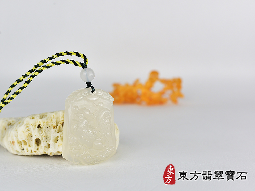 瑪瑙雞項鍊玉珮(金雞報喜、雞祥如意:雞牌瑪瑙雞玉珮、玉髓雞玉墜、雞十二生肖項鍊)。黃瑪瑙玉髓雞,GI069。客製化訂做各種瑪瑙玉髓雞吊墜玉珮項鍊。★附東方翡翠寶石保證卡 4.jpg