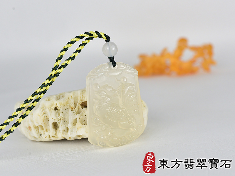 瑪瑙雞項鍊玉珮(金雞報喜、雞祥如意:雞牌瑪瑙雞玉珮、玉髓雞玉墜、雞十二生肖項鍊)。黃瑪瑙玉髓雞,GI070。客製化訂做各種瑪瑙玉髓雞吊墜玉珮項鍊。★附東方翡翠寶石保證卡 1.jpg