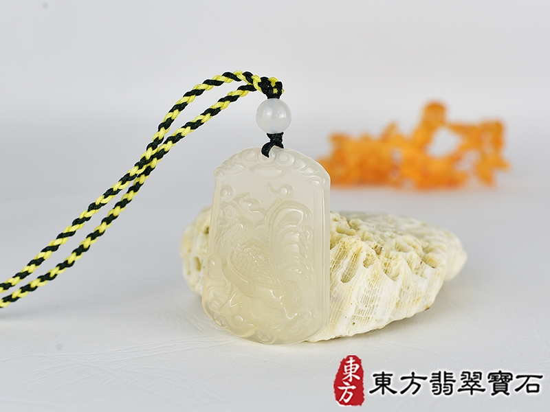 瑪瑙雞項鍊玉珮(金雞報喜、雞祥如意:雞牌瑪瑙雞玉珮、玉髓雞玉墜、雞十二生肖項鍊)。黃瑪瑙玉髓雞,GI070。客製化訂做各種瑪瑙玉髓雞吊墜玉珮項鍊。★附東方翡翠寶石保證卡 2.jpg