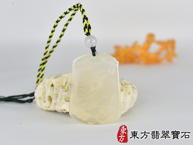 瑪瑙雞項鍊玉珮(金雞報喜、雞祥如意:雞牌瑪瑙雞玉珮、玉髓雞玉墜、雞十二生肖項鍊)。黃瑪瑙玉髓雞,GI070。客製化訂做各種瑪瑙玉髓雞吊墜玉珮項鍊。★附東方翡翠寶石保證卡 3.jpg