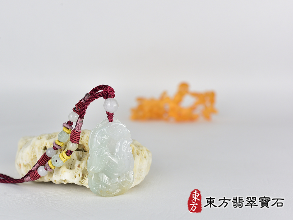翡翠雞項鍊玉珮(金雞報喜:雞牌A貨翡翠雞玉珮、緬甸玉雞玉墜、雞十二生肖項鍊)。黃色豆種雞,GI071。客製化訂做各種翡翠雞吊墜玉珮項鍊。★附A貨翡翠雙證書 4.jpg