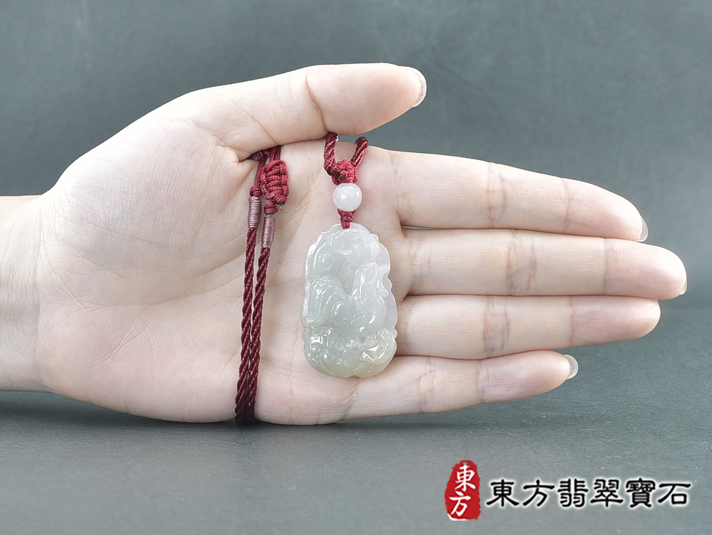 翡翠雞項鍊玉珮(金雞報喜:雞牌A貨翡翠雞玉珮、緬甸玉雞玉墜、雞十二生肖項鍊)。黃色豆種雞,GI071。客製化訂做各種翡翠雞吊墜玉珮項鍊。★附A貨翡翠雙證書 5.jpg