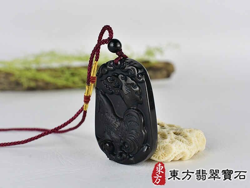 黑曜石雞項鍊玉珮(金雞報喜:雞牌黑曜石雞玉珮、黑曜石雞玉墜、雞十二生肖項鍊)。黑曜石雞,GI073。客製化訂做各種黑曜石雞吊墜玉珮項鍊。★附A貨翡翠雙證書 1.jpg