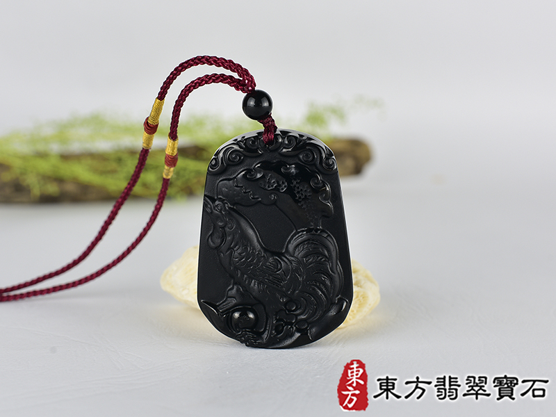 黑曜石雞項鍊玉珮(金雞報喜:雞牌黑曜石雞玉珮、黑曜石雞玉墜、雞十二生肖項鍊)。黑曜石雞,GI074。客製化訂做各種黑曜石雞吊墜玉珮項鍊。★附A貨翡翠雙證書 0.jpg