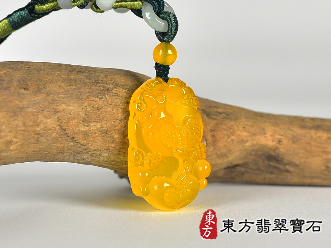 瑪瑙雞項鍊玉珮(金雞報喜、雞祥如意:雞牌瑪瑙雞玉珮、玉髓雞玉墜、雞十二生肖項鍊)。黃瑪瑙玉髓雞,GI078。客製化訂做各種瑪瑙玉髓雞吊墜玉珮項鍊。★附東方翡翠寶石保證卡 2.jpg