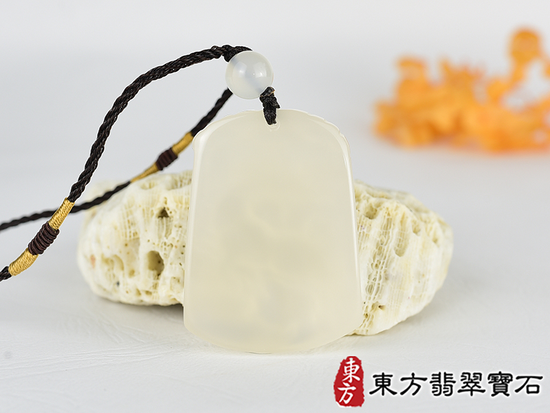 瑪瑙羊項鍊玉珮(羊眉吐氣、洋洋如意:羊牌瑪瑙羊玉珮、玉髓羊玉墜、羊十二生肖項鍊)。橘帶白瑪瑙玉髓羊,GO067。客製化訂做各種瑪瑙玉髓羊吊墜玉珮項鍊。★附東方翡翠寶石保證卡 3.jpg