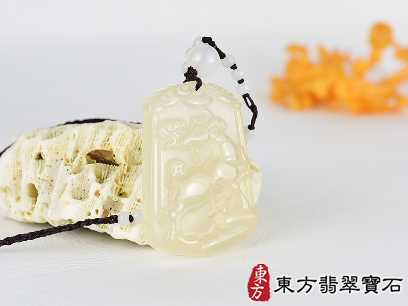 瑪瑙羊項鍊玉珮(羊眉吐氣、洋洋如意:羊牌瑪瑙羊玉珮、玉髓羊玉墜、羊十二生肖項鍊)。橘帶白瑪瑙玉髓羊,GO069。客製化訂做各種瑪瑙玉髓羊吊墜玉珮項鍊。★附東方翡翠寶石保證卡 2.jpg