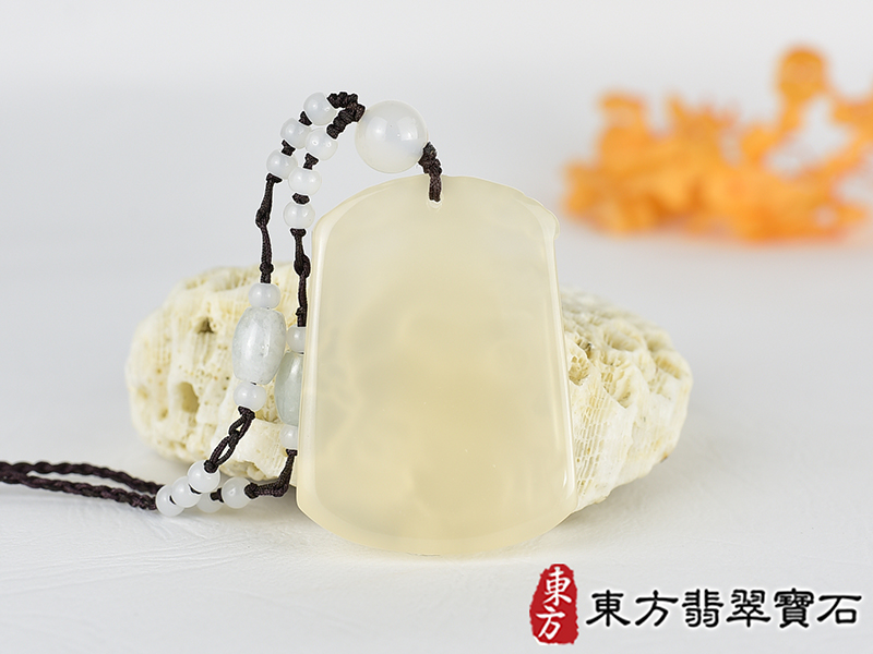 瑪瑙羊項鍊玉珮(羊眉吐氣、洋洋如意:羊牌瑪瑙羊玉珮、玉髓羊玉墜、羊十二生肖項鍊)。橘帶白瑪瑙玉髓羊,GO069。客製化訂做各種瑪瑙玉髓羊吊墜玉珮項鍊。★附東方翡翠寶石保證卡 3.jpg