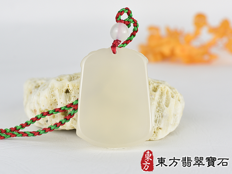 瑪瑙羊項鍊玉珮(羊眉吐氣、洋洋如意:羊牌瑪瑙羊玉珮、玉髓羊玉墜、羊十二生肖項鍊)。橘帶白瑪瑙玉髓羊,GO071。客製化訂做各種瑪瑙玉髓羊吊墜玉珮項鍊。★附東方翡翠寶石保證卡 3.jpg